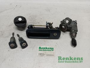 Usagé Kit serrure cylindre (complet) Volkswagen Lupo (6X1) 1.4 60 Prix € 60,00 Règlement à la marge proposé par Renkens Auto-Onderdelen B.V.