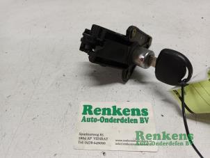 Used Rear lock cylinder Opel Corsa B (73/78/79) 1.4i Price € 15,00 Margin scheme offered by Renkens Auto-Onderdelen B.V.