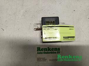 Used Glow plug relay Opel Combo (Corsa C) 1.7 DI 16V Price € 20,00 Margin scheme offered by Renkens Auto-Onderdelen B.V.