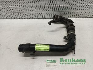 Used Air intake hose Ford B-Max (JK8) 1.0 EcoBoost 12V 100 Price € 35,00 Margin scheme offered by Renkens Auto-Onderdelen B.V.