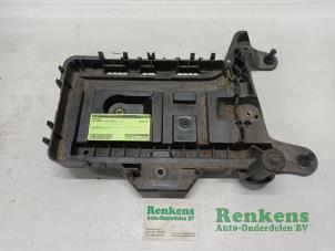 Used Battery box Volkswagen Passat Variant (365) 1.4 TSI 16V Price € 20,00 Margin scheme offered by Renkens Auto-Onderdelen B.V.