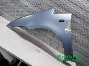Used Front wing, left Ford Focus C-Max 1.8 16V Price on request offered by Renkens Auto-Onderdelen B.V.