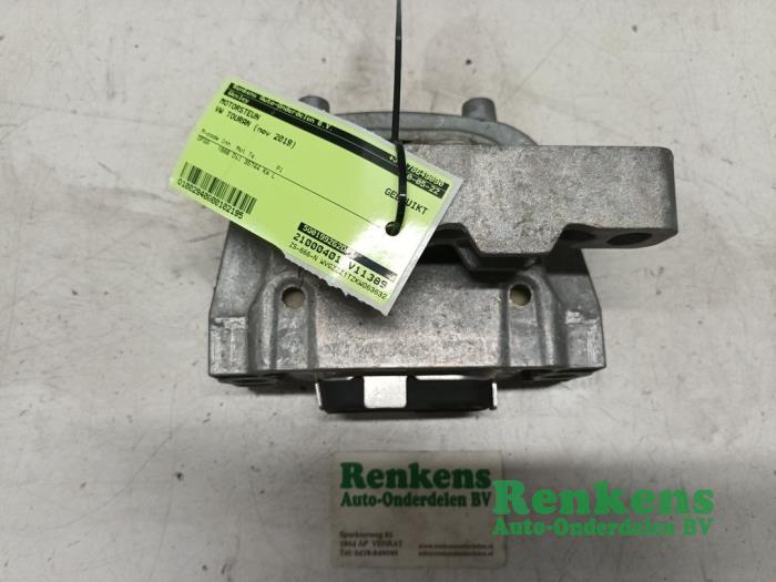 Engine mount from a Volkswagen Touran (5T1) 2.0 TDI 150 2019