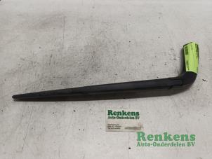 Used Rear wiper arm Chevrolet Spark 1.0 16V Price € 20,00 Margin scheme offered by Renkens Auto-Onderdelen B.V.