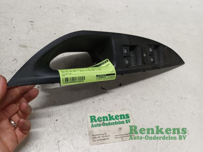 Usados Interruptor de ventanilla eléctrica Seat Altea XL (5P5) 1.6 Precio € 25,00 Norma de margen ofrecido por Renkens Auto-Onderdelen B.V.