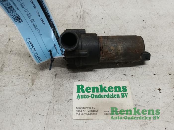 Begagnade Vattenpump Volkswagen Transporter/Caravelle T4 2.5 TDI Pris € 20,00 Marginaltabell erbjuds av Renkens Auto-Onderdelen B.V.