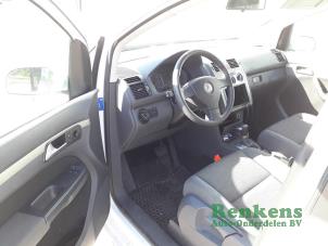 Used Airbag set + dashboard Volkswagen Touran (1T1/T2) 1.9 TDI 105 Euro 3 Price on request offered by Renkens Auto-Onderdelen B.V.