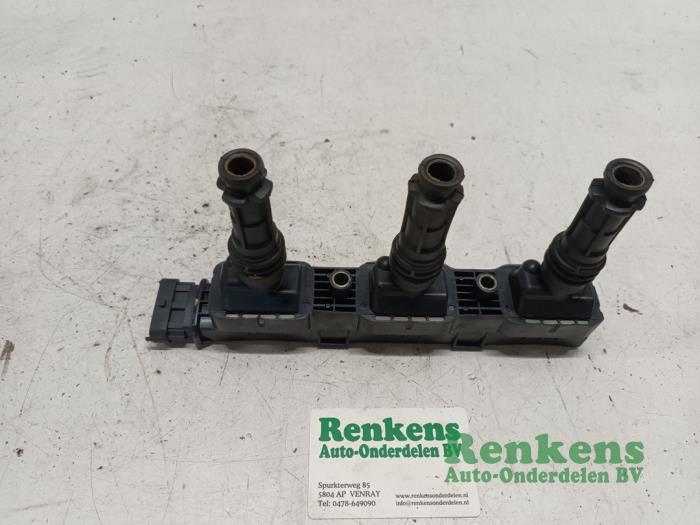 Ignition coil from a Opel Corsa C (F08/68) 1.0 12V Twin Port 2004