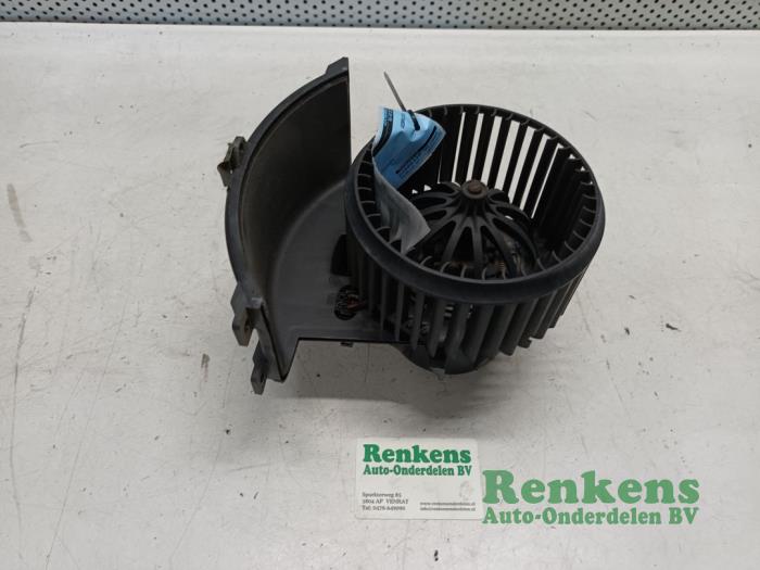 Heating and ventilation fan motor from a Volkswagen Transporter T5 1.9 TDi 2005