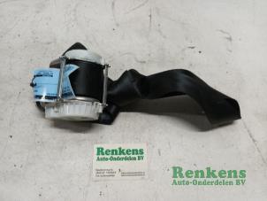 Used Rear seatbelt, left Volkswagen Eos (1F7/F8) 2.0 TDI DPF Price € 30,00 Margin scheme offered by Renkens Auto-Onderdelen B.V.