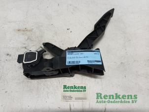 Used Accelerator pedal Mercedes A (W169) 2.0 A-200 CDI 16V 5-Drs. Price € 25,00 Margin scheme offered by Renkens Auto-Onderdelen B.V.