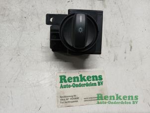Usados Interruptor de luz Mercedes A (W169) 2.0 A-200 CDI 16V 5-Drs. Precio € 20,00 Norma de margen ofrecido por Renkens Auto-Onderdelen B.V.