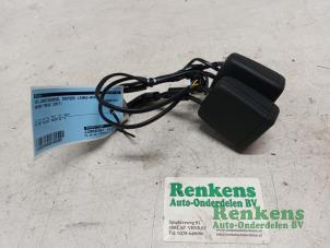 Used Rear seatbelt buckle, left Skoda Fabia III (NJ3) 1.2 TSI 16V Price € 20,00 Margin scheme offered by Renkens Auto-Onderdelen B.V.