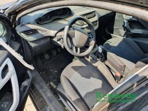 Usados Juego y módulo de airbag Peugeot 208 I (CA/CC/CK/CL) 1.2 Vti 12V PureTech Precio € 900,00 Norma de margen ofrecido por Renkens Auto-Onderdelen B.V.