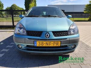 Used Headlight, left Renault Clio II (BB/CB) 1.2 16V Price € 35,00 Margin scheme offered by Renkens Auto-Onderdelen B.V.