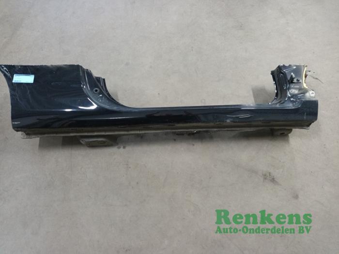 Sill, right from a Ford Ka II 1.2 2014