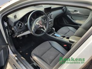 Gebrauchte Verkleidung Set (komplett) Mercedes A (W176) 1.6 A-180 16V Preis auf Anfrage angeboten von Renkens Auto-Onderdelen B.V.