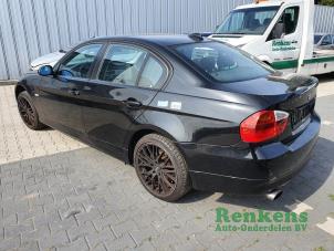Used Rear door 4-door, left BMW 3 serie (E90) 318d 16V Price on request offered by Renkens Auto-Onderdelen B.V.
