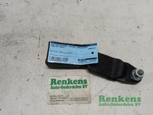 Gebrauchte Sicherheitsgurt Schließe links hinten Ford Ka II 1.2 Preis € 15,00 Margenregelung angeboten von Renkens Auto-Onderdelen B.V.
