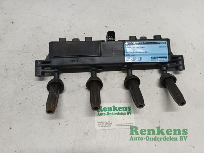 Gebrauchte Zündspule Peugeot 206 (2A/C/H/J/S) 1.1 XN,XR Preis € 30,00 Margenregelung angeboten von Renkens Auto-Onderdelen B.V.