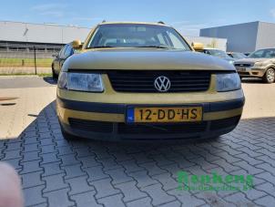 Usados Parachoques Volkswagen Passat Variant (3B5) 2.3 VR5 Precio de solicitud ofrecido por Renkens Auto-Onderdelen B.V.