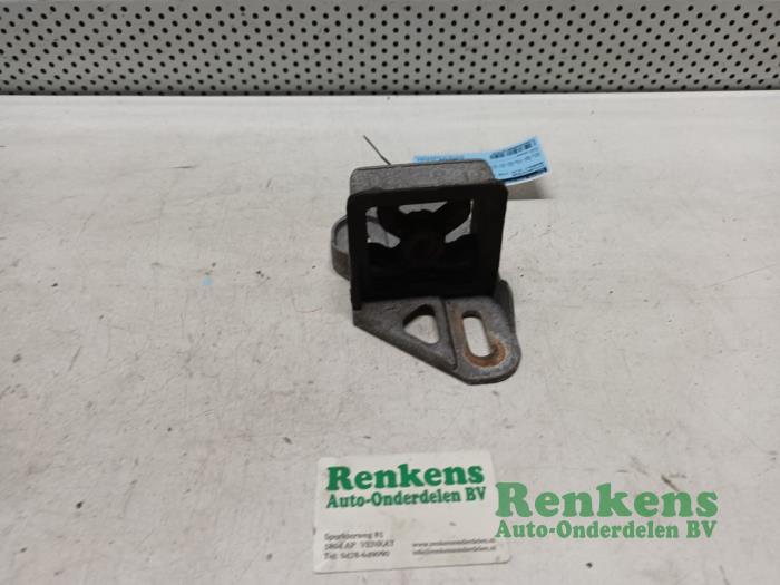 Exhaust bracket from a Renault Clio II (BB/CB) 1.2 2000