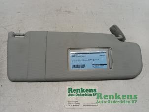 Gebrauchte Sonnenblende Skoda Octavia Combi (1Z5) 1.9 TDI Preis € 20,00 Margenregelung angeboten von Renkens Auto-Onderdelen B.V.