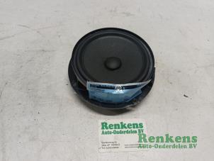 Used Speaker Skoda Fabia III (NJ3) 1.2 TSI 16V Price € 20,00 Margin scheme offered by Renkens Auto-Onderdelen B.V.