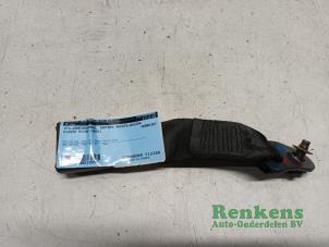 Used Rear seatbelt buckle, right Nissan Micra (K12) 1.2 16V Price € 15,00 Margin scheme offered by Renkens Auto-Onderdelen B.V.