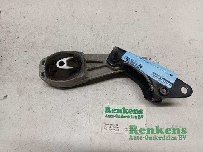 Usagé Support moteur Citroen C4 Cactus (0B/0P) 1.2 PureTech 110 12V Prix € 20,00 Règlement à la marge proposé par Renkens Auto-Onderdelen B.V.