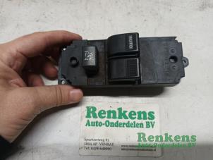 Usados Interruptor de ventanilla eléctrica Mazda 2 (NB/NC/ND/NE) 1.25 16V Precio € 25,00 Norma de margen ofrecido por Renkens Auto-Onderdelen B.V.