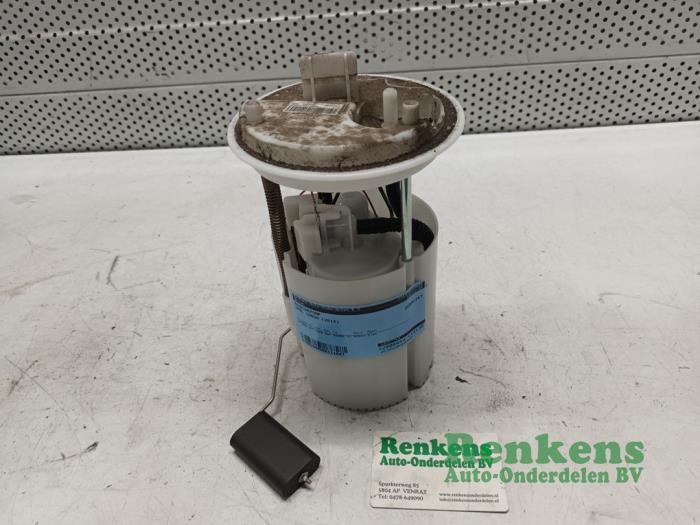Usagé Pompe essence Opel Corsa D 1.2 ecoFLEX Prix € 40,00 Règlement à la marge proposé par Renkens Auto-Onderdelen B.V.