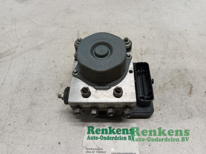 Begagnade ABS-pump Renault Clio IV (5R) 1.2 16V Pris € 50,00 Marginaltabell erbjuds av Renkens Auto-Onderdelen B.V.