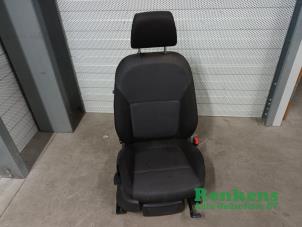 Gebrauchte Sitz rechts Skoda Fabia III (NJ3) 1.2 TSI 16V Preis € 125,00 Margenregelung angeboten von Renkens Auto-Onderdelen B.V.