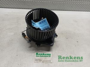 Usagé Moteur de ventilation chauffage Mini Mini (R56) 1.6 16V Cooper S Prix € 30,00 Règlement à la marge proposé par Renkens Auto-Onderdelen B.V.