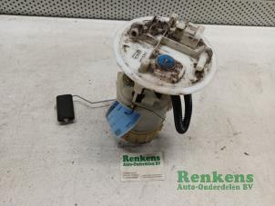 Gebrauchte Benzinpumpe Renault Kangoo Express (FC) 1.6 16V Preis € 35,00 Margenregelung angeboten von Renkens Auto-Onderdelen B.V.