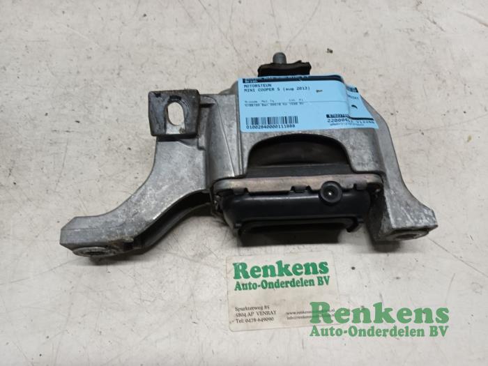 Usagé Support moteur Mini Mini (R56) 1.6 16V Cooper S Prix € 30,00 Règlement à la marge proposé par Renkens Auto-Onderdelen B.V.