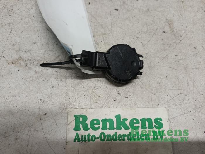 Begagnade Regnsensor Ford B-Max (JK8) 1.0 EcoBoost 12V 125 Pris € 15,00 Marginaltabell erbjuds av Renkens Auto-Onderdelen B.V.