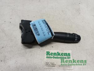 Used Wiper switch Renault Clio II (BB/CB) 1.2 16V Price € 20,00 Margin scheme offered by Renkens Auto-Onderdelen B.V.