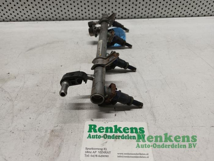 Fuel injector nozzle from a Mercedes-Benz A (W169) 2.0 A-200 5-Drs. 2009