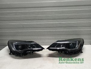 Nuevos Juego de faros izquierda + derecha Opel Astra K 1.0 Turbo 12V Precio € 121,00 IVA incluido ofrecido por Renkens Auto-Onderdelen B.V.