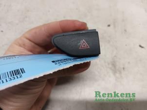 Used Panic lighting switch Renault Clio IV (5R) 1.2 16V Price € 7,50 Margin scheme offered by Renkens Auto-Onderdelen B.V.