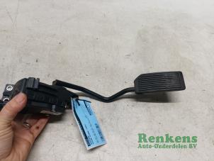 Used Accelerator pedal Nissan Almera (N16) 1.5 16V Price € 30,00 Margin scheme offered by Renkens Auto-Onderdelen B.V.