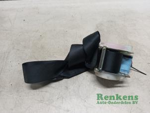 Used Rear seatbelt, left Nissan Almera (N16) 1.5 16V Price € 25,00 Margin scheme offered by Renkens Auto-Onderdelen B.V.