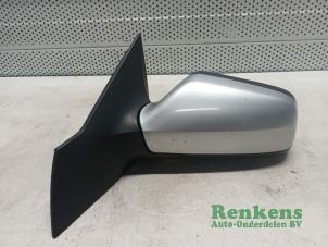 Used Wing mirror, left Opel Astra G (F07) 1.8 16V Price € 25,00 Margin scheme offered by Renkens Auto-Onderdelen B.V.
