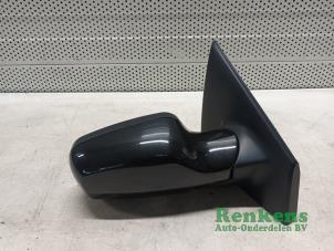 Used Wing mirror, right Renault Clio III (BR/CR) 1.2 16V TCe 100 Price € 30,00 Margin scheme offered by Renkens Auto-Onderdelen B.V.