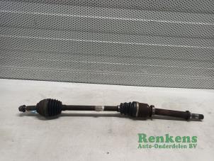Used Front drive shaft, right Renault Clio III (BR/CR) 1.2 16V TCe 100 Price € 35,00 Margin scheme offered by Renkens Auto-Onderdelen B.V.