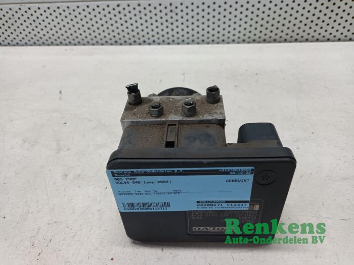 Usagé Bloc ABS Volvo S40 (MS) 2.4 20V Prix € 60,00 Règlement à la marge proposé par Renkens Auto-Onderdelen B.V.