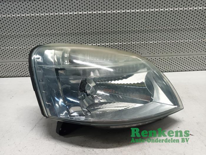 Używane Reflektor prawy Peugeot Partner 1.9D Cena € 30,00 Procedura marży oferowane przez Renkens Auto-Onderdelen B.V.