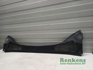 Used Cowl top grille Ford Focus 3 Wagon 1.0 Ti-VCT EcoBoost 12V 100 Price € 30,00 Margin scheme offered by Renkens Auto-Onderdelen B.V.